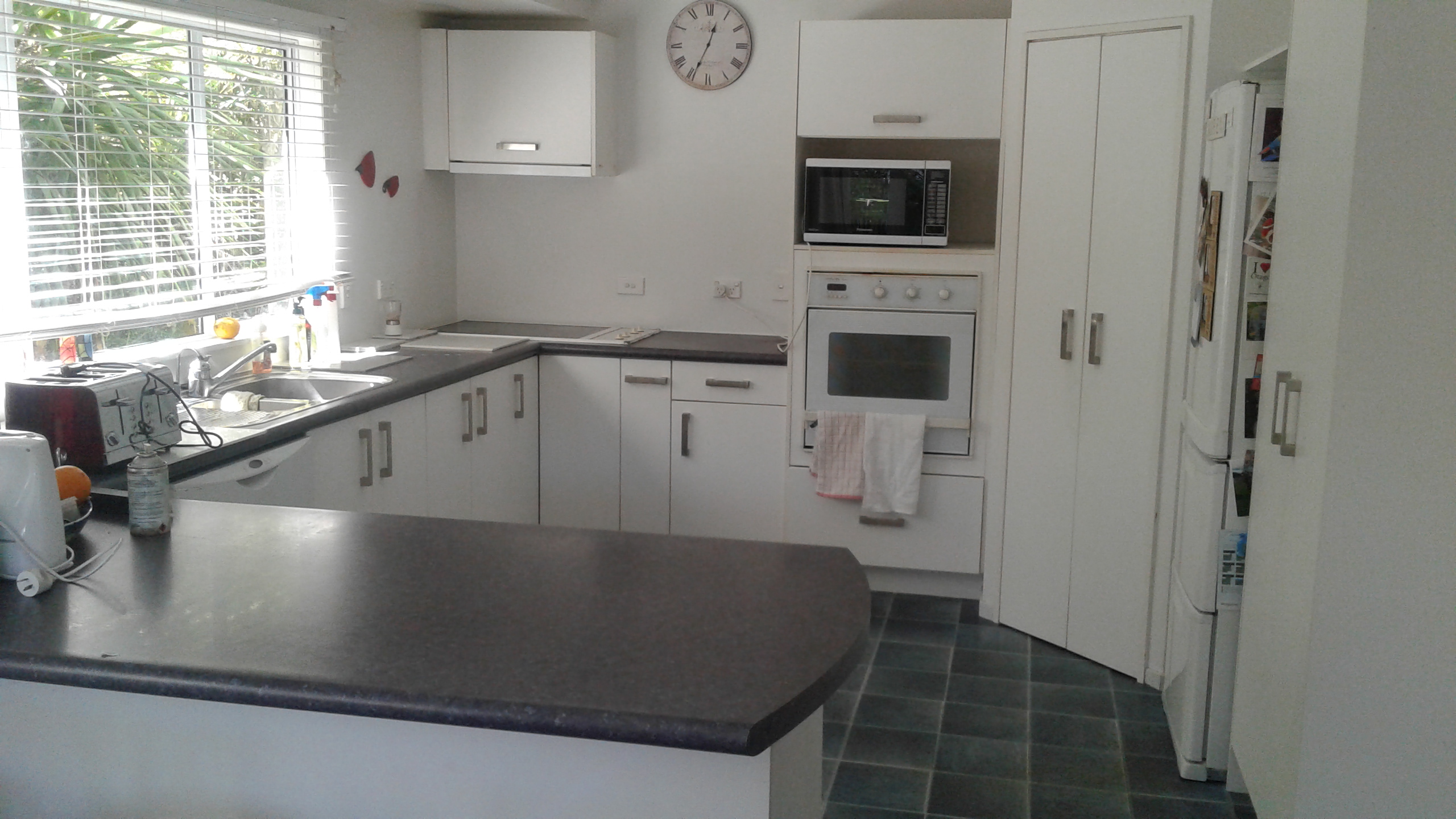 Kitchen before facelift